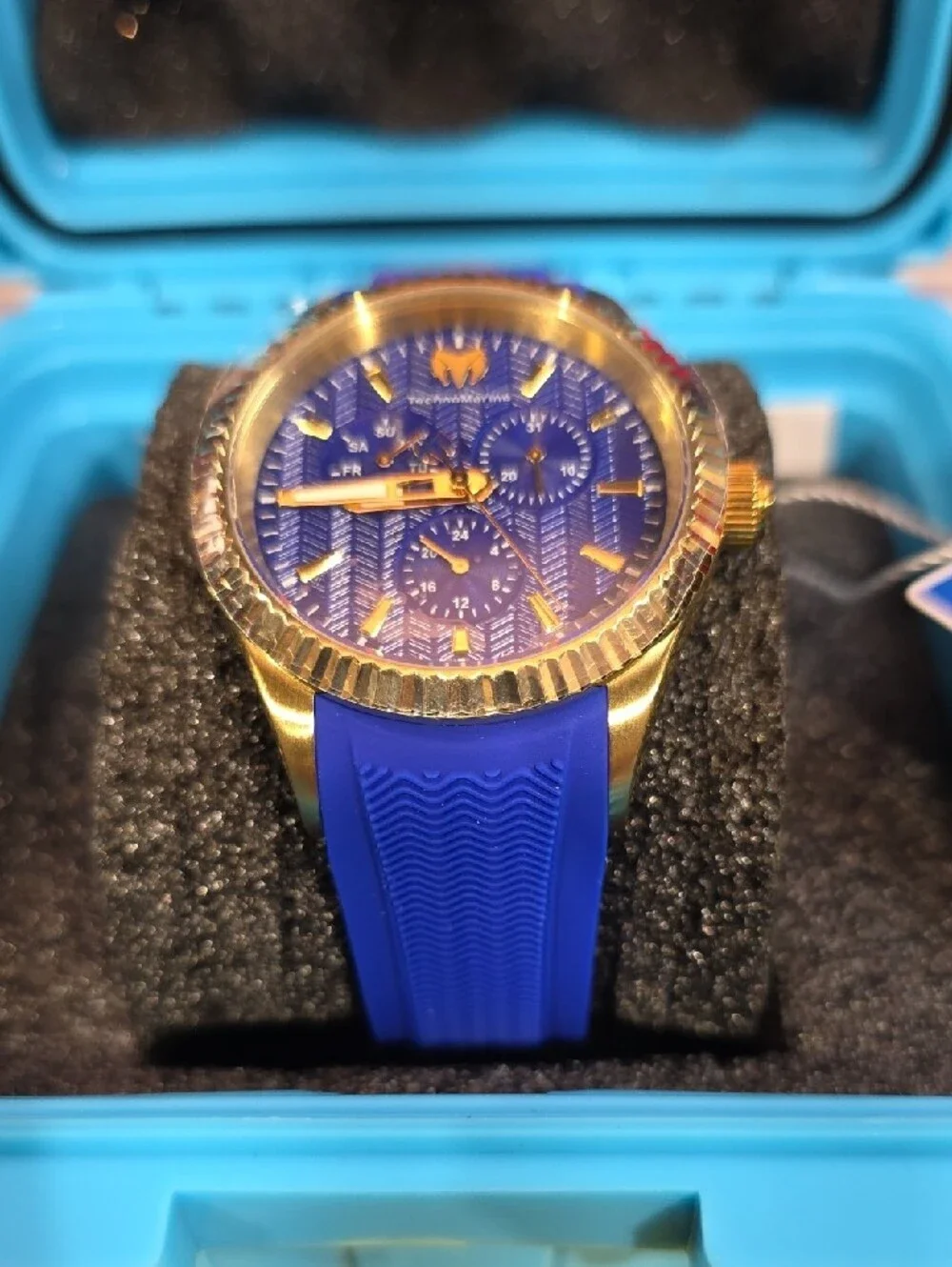 Invicta Pro Diver Chronograph Blue Dial Gold Case Blue Silicone Watch New